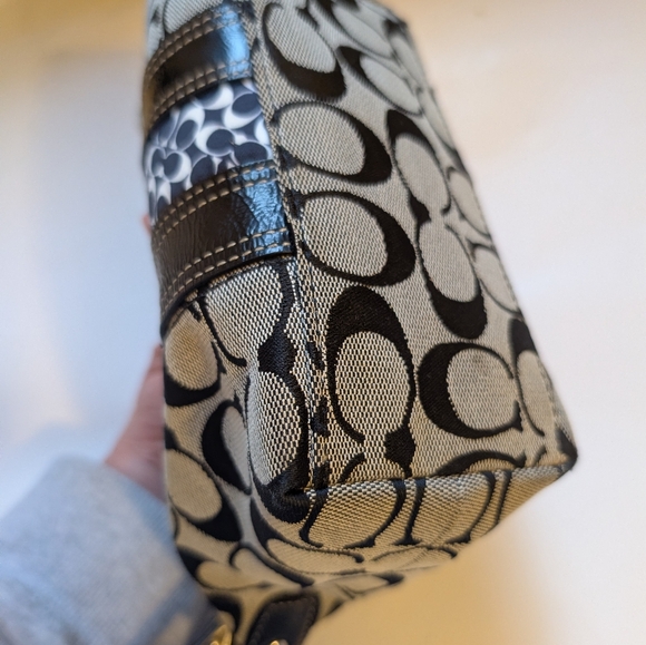 Coach Hampton Signature Mini In VGUC - Picture 7 of 13